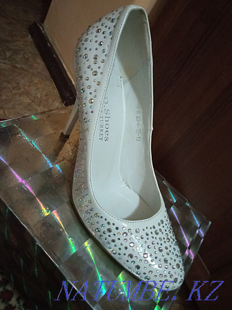 Wedding shoes with rhinestones им. Жанкожа батыра - photo 1