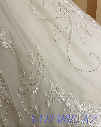 Итальянское свадебное платье бренда Demetrios Алматы - изображение 4