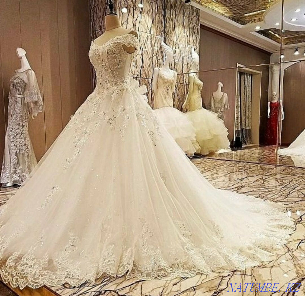 Wedding dress - boat Petropavlovsk - photo 1