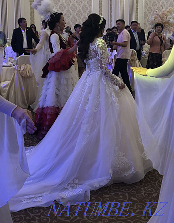 Продам свадебное платье Мухаметжан Туймебаева - изображение 3