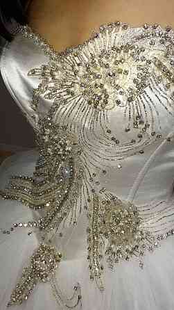 Продам красивое свадебное платье  Орал
