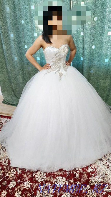 Продам красивое свадебное платье Уральск - изображение 1