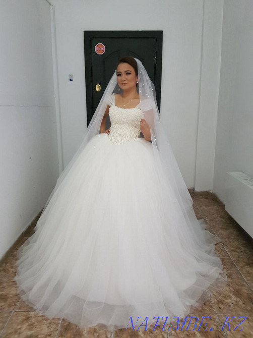 Продам свадебное платье Алматы - изображение 4