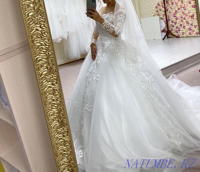 Sell wedding dress  - photo 2