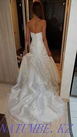 Брэндовое свадебное платье Алматы - изображение 3