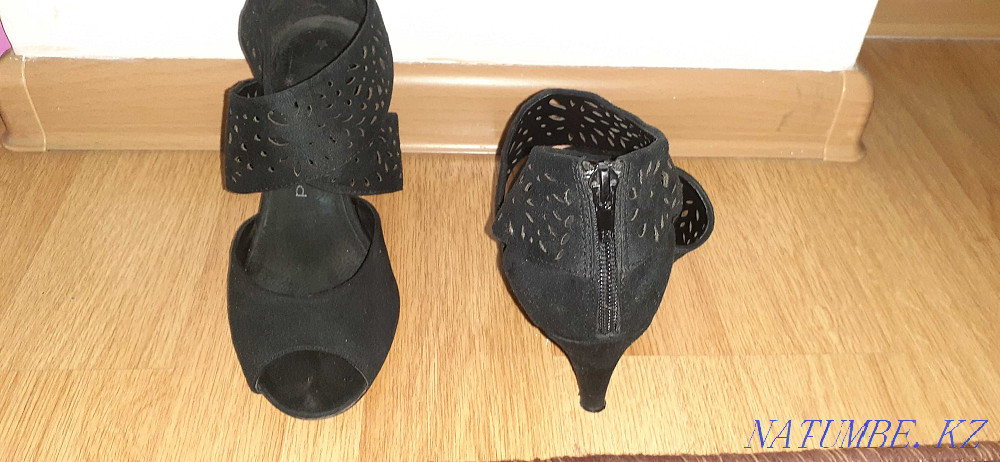 Wedding dresses 50-52rr Russia long Astana - photo 4