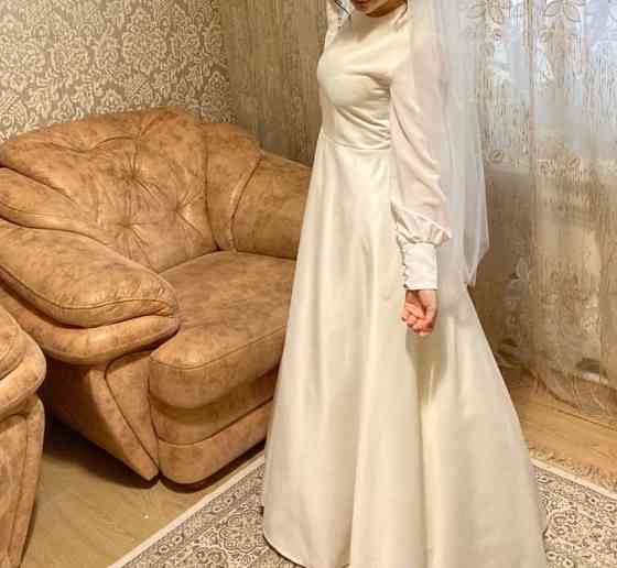 продам свадебное платье с камзолом Уральск