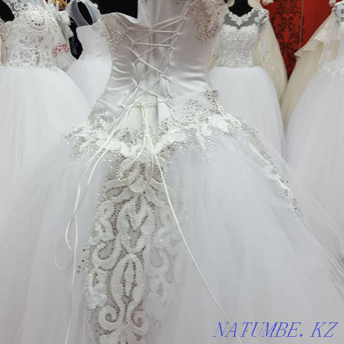 Новое свадебное платье на одной лямке Актобе - изображение 3