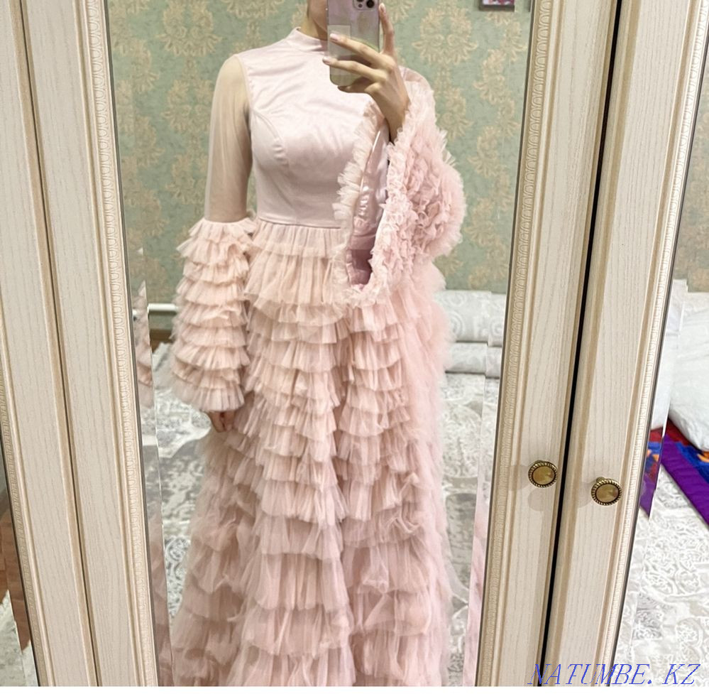 Мен тек Медина Сақтағанованың көйлегін сатамын. Размер 42-44.Жағдайы бірақ  Ақтөбе  - изображение 2