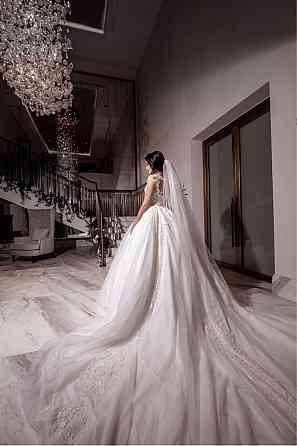 Шикарное свадебное платье Astana