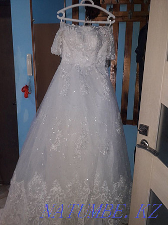 Свадебное платье со шлицей счастливое размер 46/48 Актобе - изображение 1