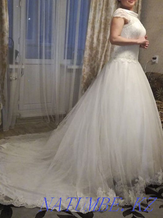 Свадебное платье 20 000 тенге. Торг Караганда - изображение 2