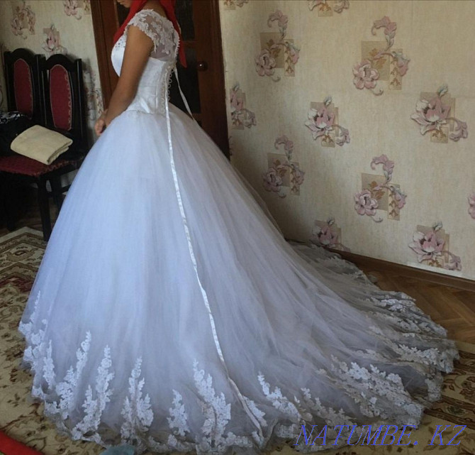 Срочно продам свадебные платья Мухаметжан Туймебаева - изображение 3
