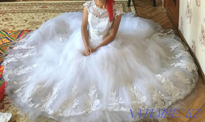 Срочно продам свадебные платья Мухаметжан Туймебаева - изображение 1