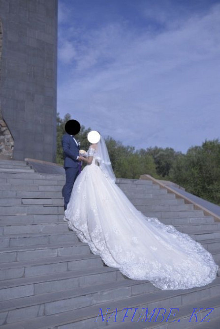 Gorgeous ivory wedding dress Karagandy - photo 2