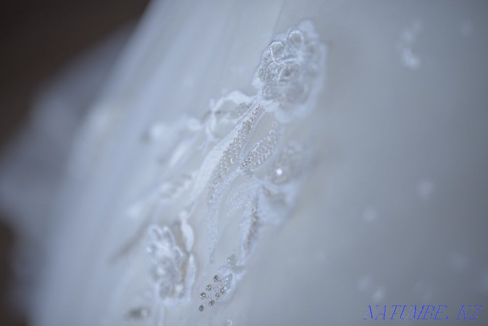 Gorgeous ivory wedding dress Karagandy - photo 6