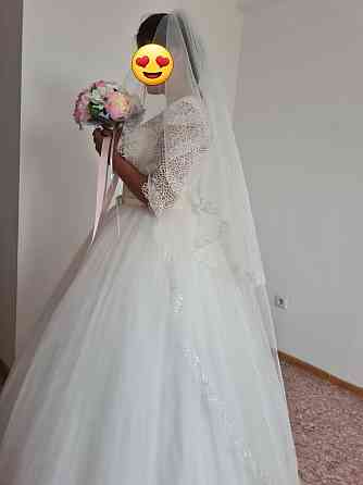 Свадебное платье размер 46,48 продаю за 40000 Усть-Каменогорск