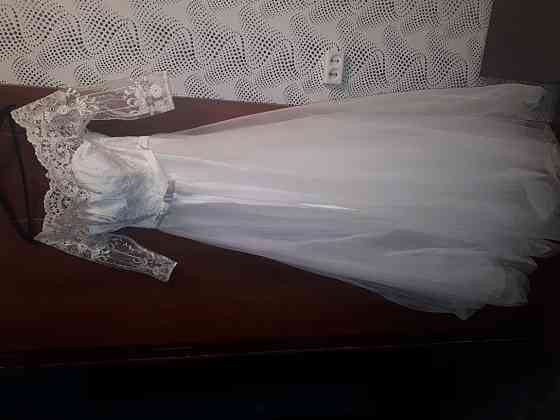 Продам свадебное платье ,одевалось 1 раз ,цена 20000 Aqtau
