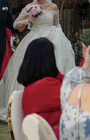 Продам красивое свадебное платье Алматы