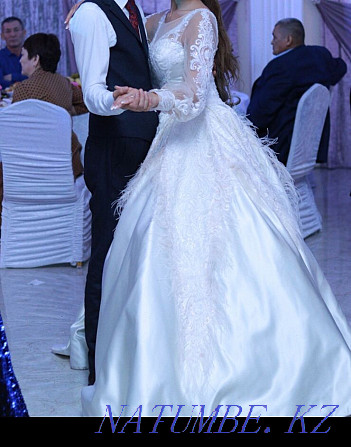 Прокат. Свадебное платье за 50.000 с саукеле, фатой, подьюбником Усть-Каменогорск - изображение 1