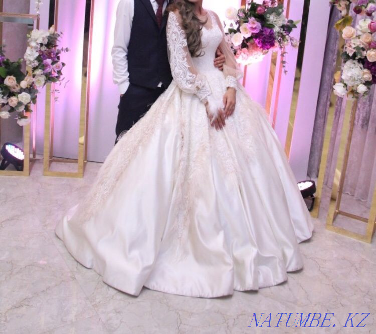 Прокат. Свадебное платье за 50.000 с саукеле, фатой, подьюбником Усть-Каменогорск - изображение 2