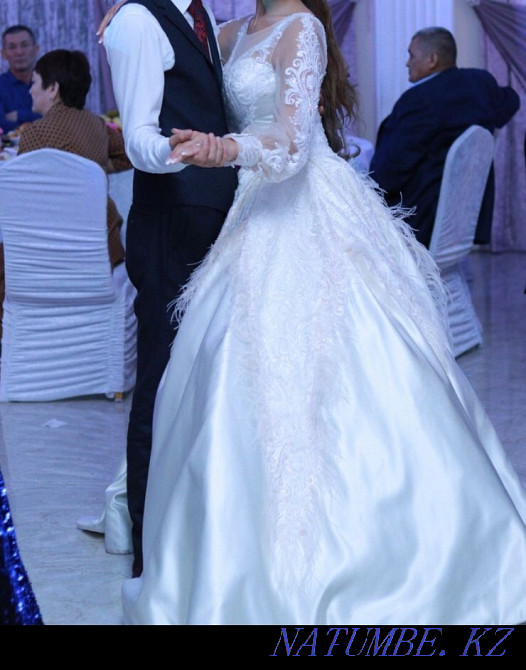 Прокат. Свадебное платье за 50.000 с саукеле, фатой, подьюбником Усть-Каменогорск - изображение 1