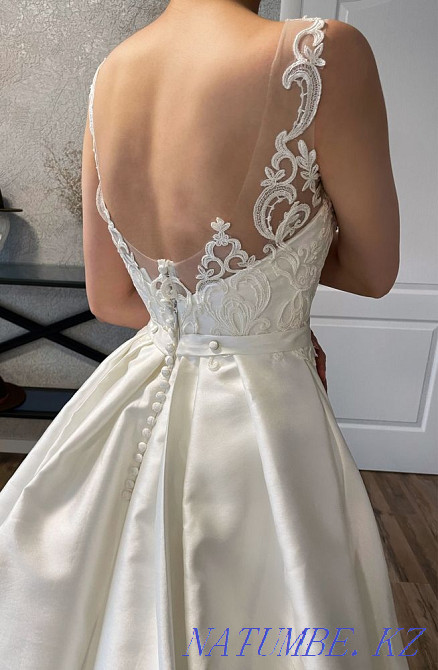 Свадебное дизайнерское платье с шлейфом Алматы - изображение 4