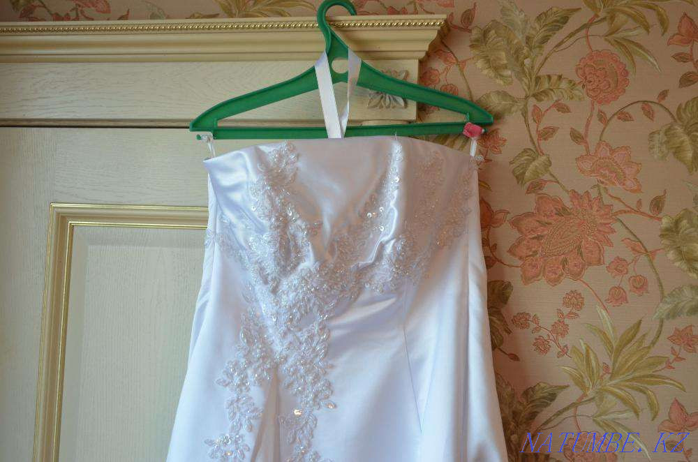 Wedding satin dress Almaty - photo 2