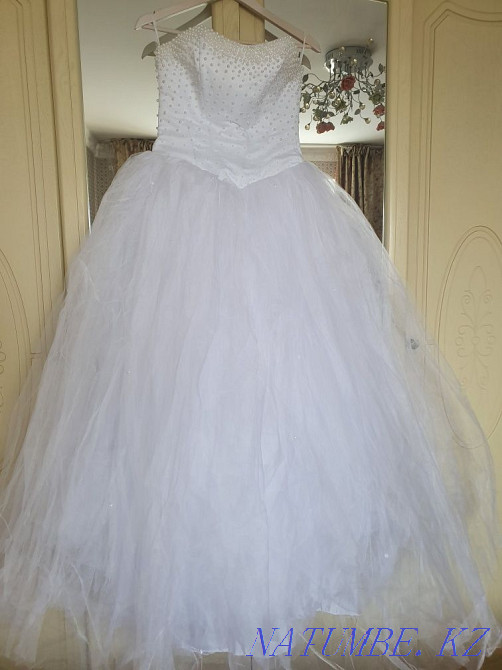Wedding dress 42-44 Ust-Kamenogorsk - photo 2
