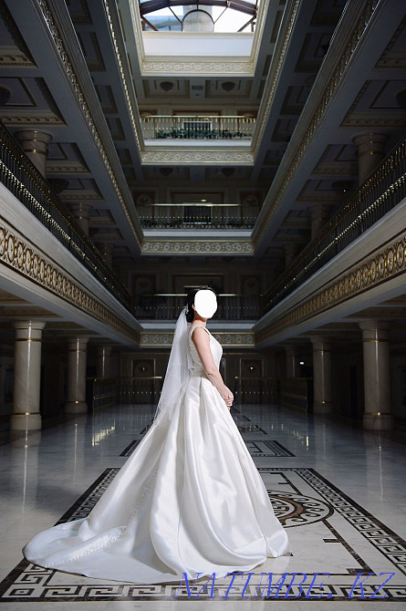 Sell wedding dress Ust-Kamenogorsk - photo 1