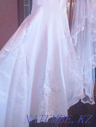 Продаётся белоснежное красивое свадебное платье Щучинск - изображение 3