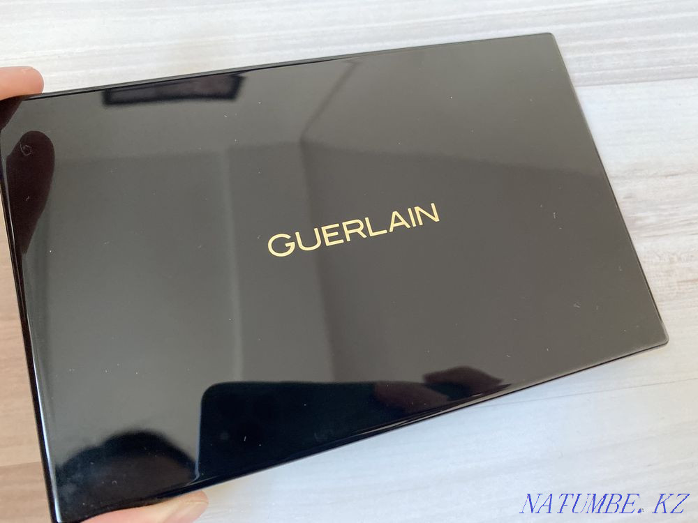 Guerlain палетка теней и помад Большой чаган - изображение 1