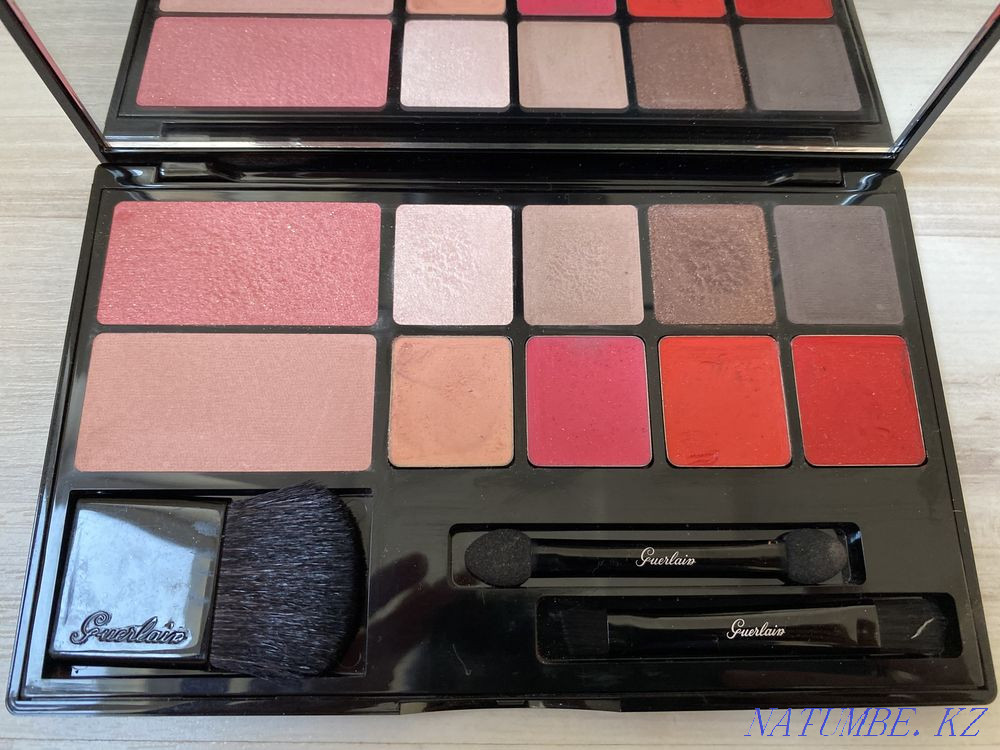 Guerlain палетка теней и помад Большой чаган - изображение 3