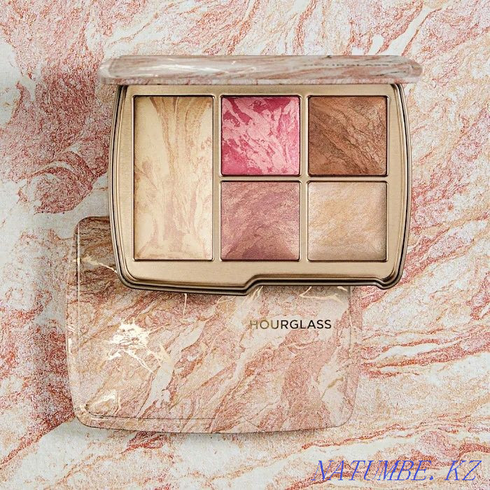 Hourglass UNIVERSE LIGHTING EDIT facial palette Almaty - photo 1