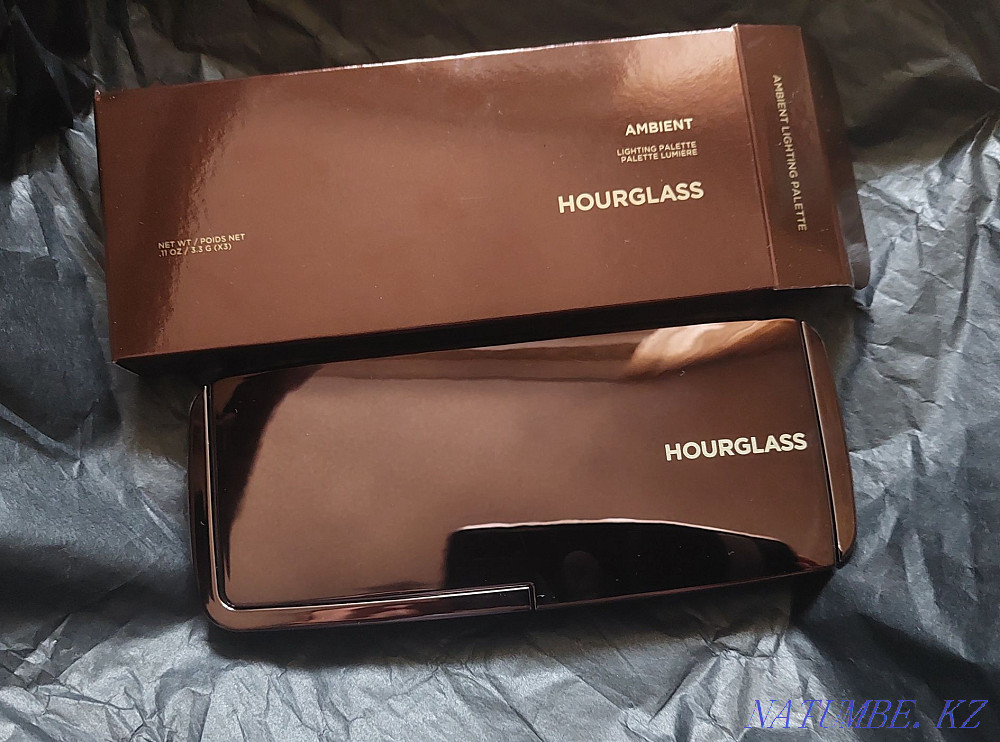Hourglass Ambient Lighting Facial Palette Almaty - photo 4