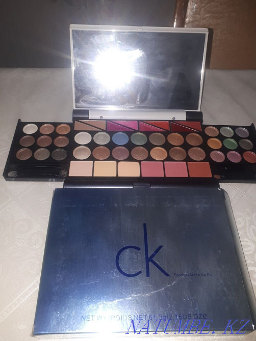 Тени, помада, пудра, 3 в 1 Астана - изображение 1