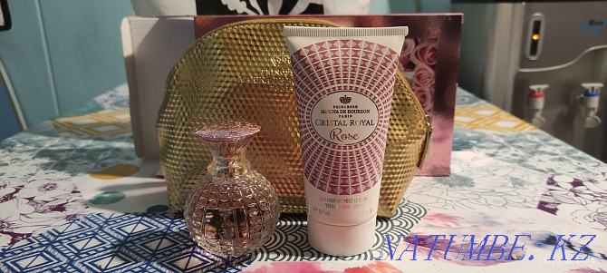 Perfume set, with body lotion, new Almaty - photo 3