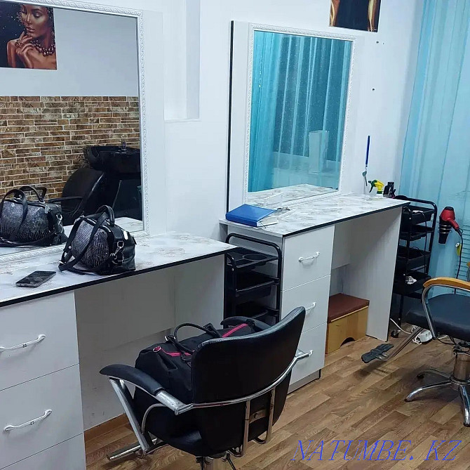 Hairdressing table with mirror Pavlodar - photo 1