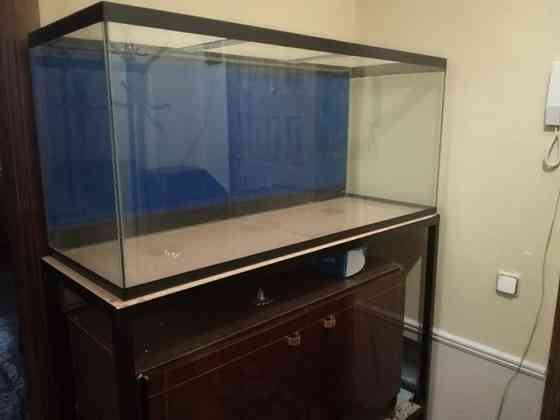 Продам аквариум на 300 литров. И подставка под аквариум в комплекте. Актобе
