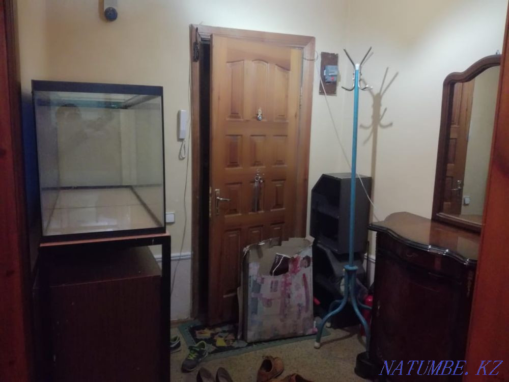 Продам аквариум на 300 литров. И подставка под аквариум в комплекте. Актобе - изображение 2