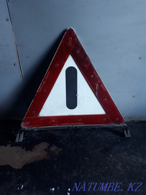 Продам аварийный знак на Мерседес. Чапаево - изображение 1