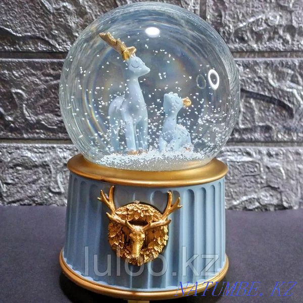 Musical snow globe "Deer with a deer", 16cm. Almaty - photo 1