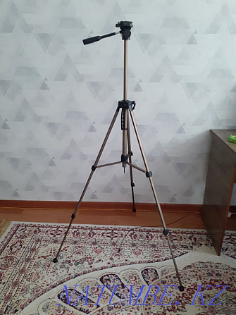 Sell tripod for camera  - photo 1