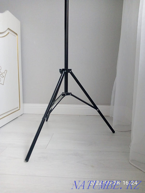 Штатив для светавой лампы,телефона, камеры. Астана - изображение 1