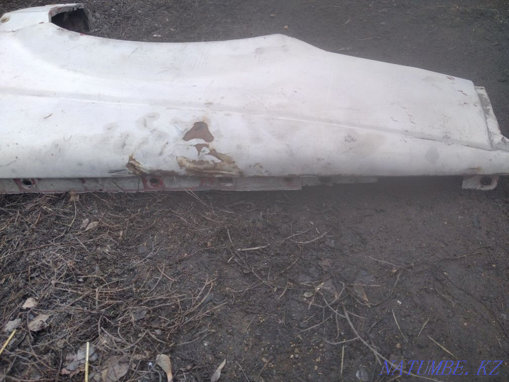 Крыло пасат б3 с дифектом продам Караганда - изображение 2