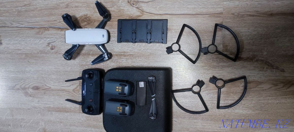 Dji spark quadcopter in good condition Almaty - photo 1