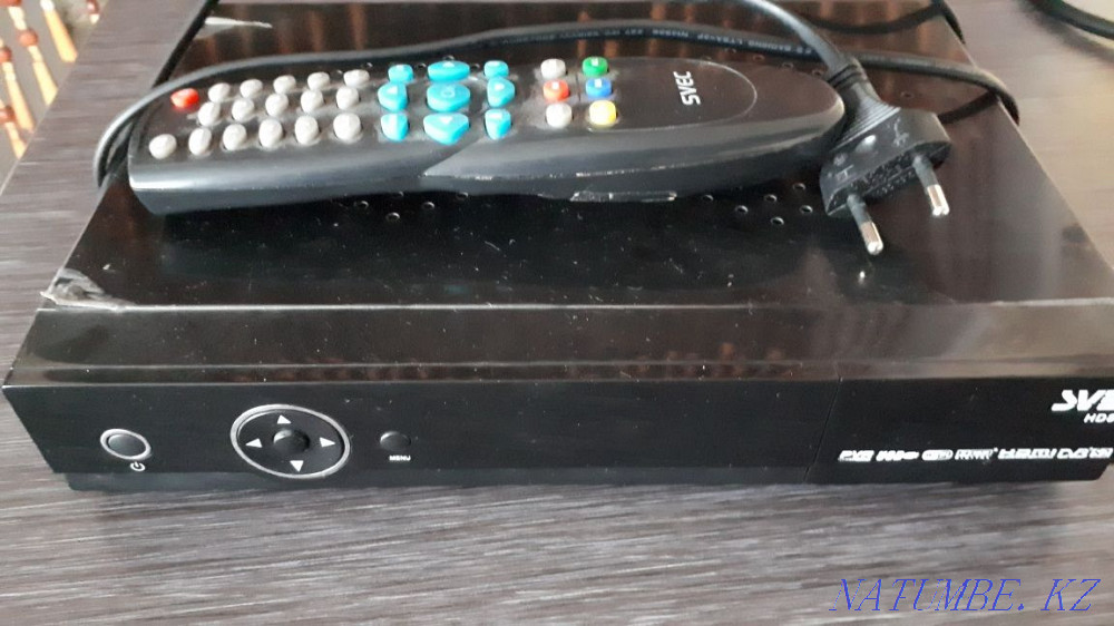 Ресивер спутниковый SVEC HD800, б/у, в отличном состоянии . Талдыкорган - изображение 1