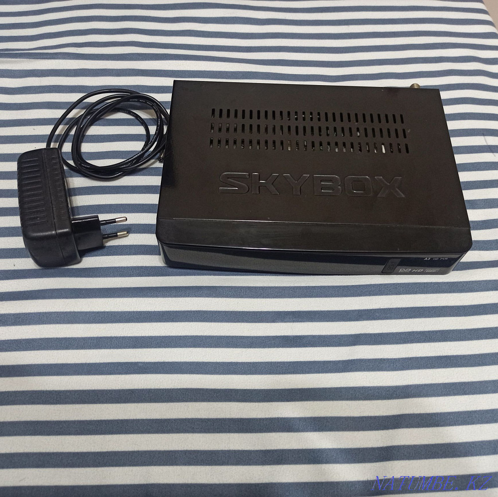 Skybox A3 тюнер қабылдағышы Қашықтан басқару пульті бар  Алматы - изображение 1