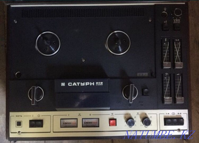 Reel-to-reel tape recorder USSR Saturn Ekibastuz - photo 2