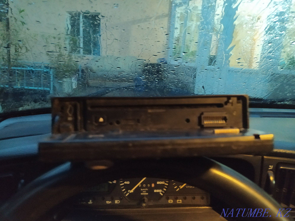 Магнитола . Оба дисковые , флешка, aux торг уместен Тараз - изображение 2